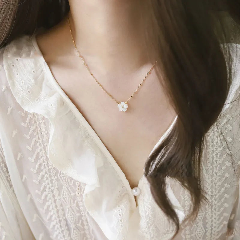 Sweet Flower Necklace